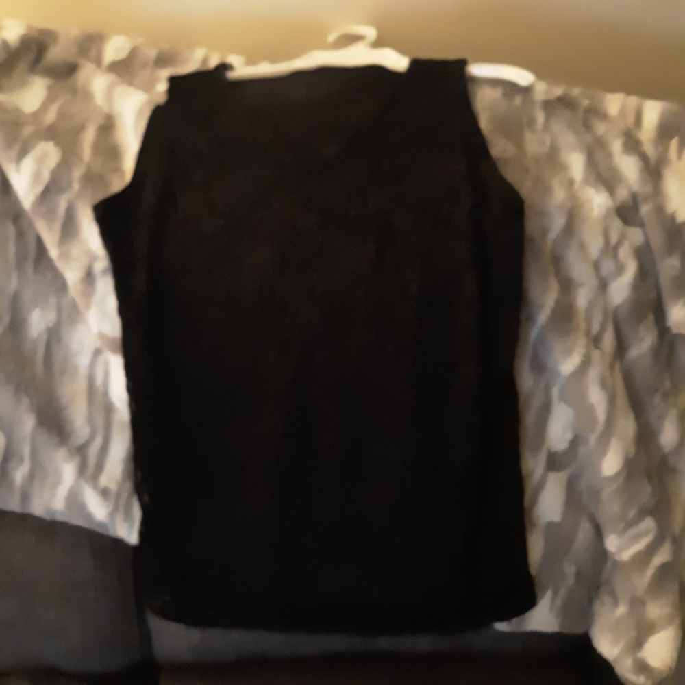 Susan graver top